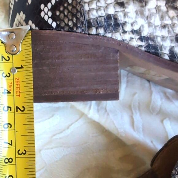 Madewell Sonia Low Chelsea Python Embossed Genuine Leather Ankle Booties Size 8 - Picture 4 of 15